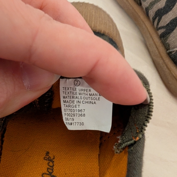 Cat & Jack Toddler Boy Green Camouflage Slip-On Sneakers in Size 7 - Picture 9 of 9